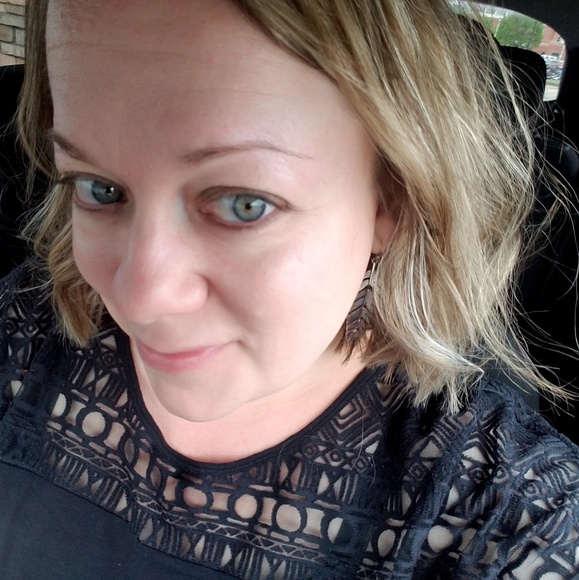 Meet your Posher, Sara - Picture 1 of 1